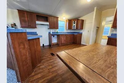 745 N Commerce Street, Marquez, TX 77865 - Photo 3