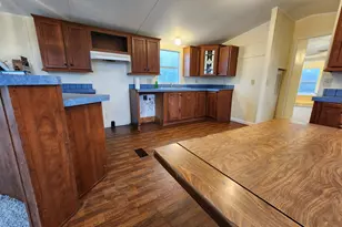 745 N Commerce St, Marquez, TX 77865 - Photo 3