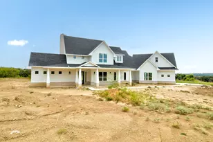 117 Mustang Springs Cir, Sunset, TX 76270 - Photo 3