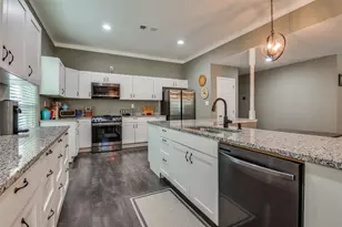 411 E Ross St, Waxahachie, TX 75165 - Photo 5