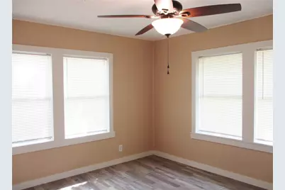 505 W 10th Street, Bonham, TX 75418 - Photo 9