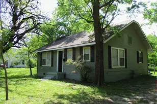 505 W 10th St, Bonham, TX 75418 - Photo 1