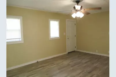 505 W 10th Street, Bonham, TX 75418 - Photo 3