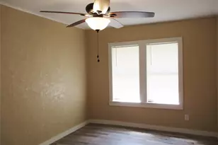 505 W 10th St, Bonham, TX 75418 - Photo 7