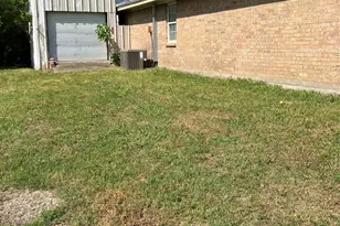 717 Bluebonnet St, Mexia, TX 76667 - Photo 3