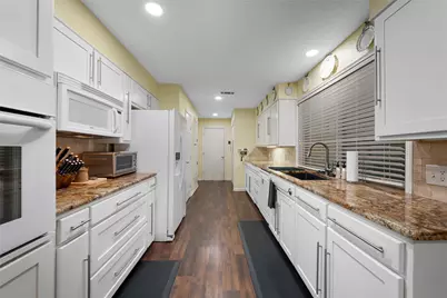 4616 Westchester Drive, Waco, TX 76710 - Photo 9