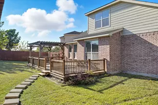 529 Roundrock Ln, Fort Worth, TX 76140 - Photo 35