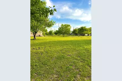 3205 Flora Street, Burleson, TX 76028 - Photo 3