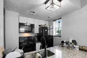 9520 Royal Ln, Dallas, TX 75243 - Photo 15