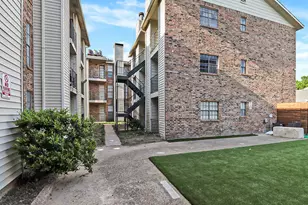 9520 Royal Ln, Dallas, TX 75243 - Photo 3