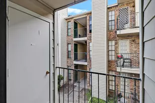 9520 Royal Ln, Dallas, TX 75243 - Photo 5