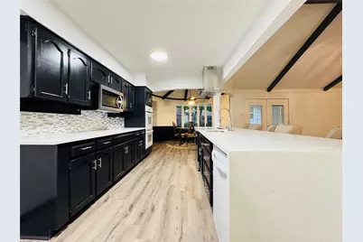 4421 Woodridge Drive, Arlington, TX 76013 - Photo 9