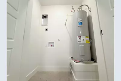 611 W Baker Street, Denison, TX 75020 - Photo 9