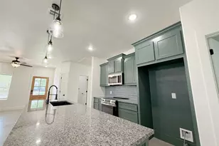 611 W Baker St, Denison, TX 75020 - Photo 7