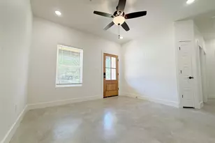 611 W Baker St, Denison, TX 75020 - Photo 5