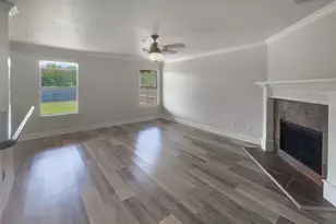 2420 Chestnut Dr, Little Elm, TX 75068 - Photo 3