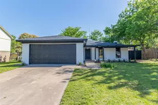 220 Jeaneta Ave, Benbrook, TX 76126 - Photo 1