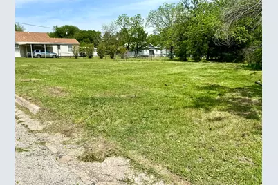 205 W Houston Street, Bowie, TX 76230 - Photo 11