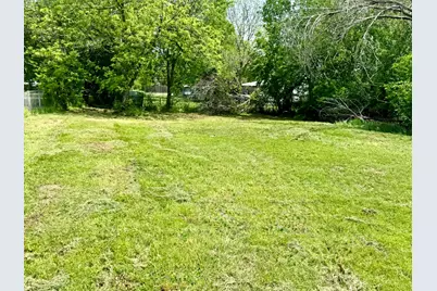 205 W Houston Street, Bowie, TX 76230 - Photo 5