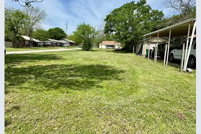 900 N Mason Street, Bowie, TX 76230 - Photo 9