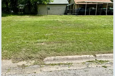 900 N Mason Street, Bowie, TX 76230 - Photo 5