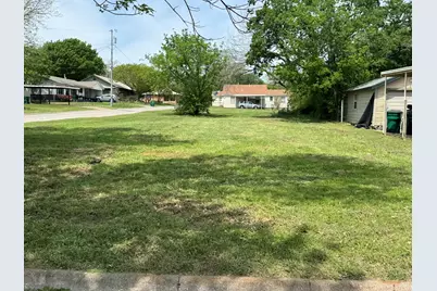 900 N Mason Street, Bowie, TX 76230 - Photo 9