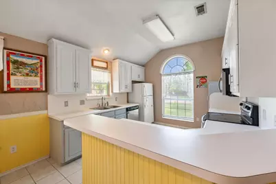 2311 Sherwood Drive, Ennis, TX 75119 - Photo 11