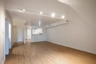 3451 Courtyard Cir, Farmers Branch, TX 75234 - Photo 5