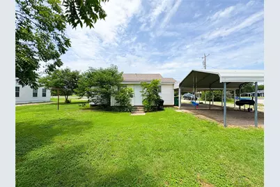 6564 Lone Star Parkway N, Crawford, TX 76638 - Photo 5