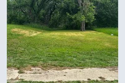 603 E 17th Avenue, Corsicana, TX 75110 - Photo 1