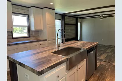 322 E College Street, Fairfield, TX 75840 - Photo 9