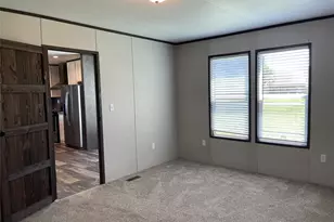 322 E College St, Fairfield, TX 75840 - Photo 17