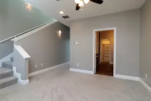 724 Skyline Bluff Ct, Fort Worth, TX 76102 - Photo 17