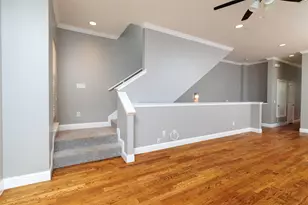 724 Skyline Bluff Ct, Fort Worth, TX 76102 - Photo 5