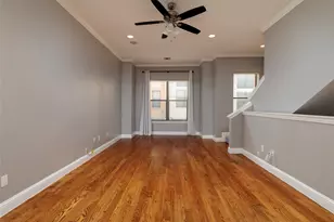 724 Skyline Bluff Ct, Fort Worth, TX 76102 - Photo 3