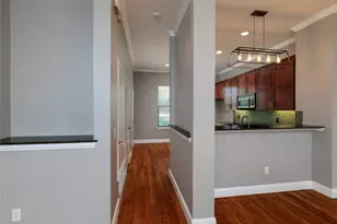 724 Skyline Bluff Ct, Fort Worth, TX 76102 - Photo 7