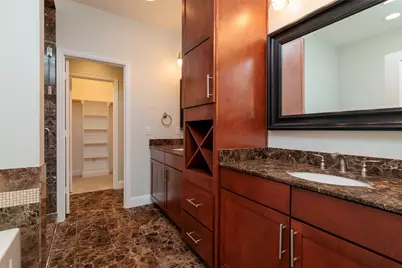 724 Skyline Bluff Court, Fort Worth, TX 76102 - Photo 19