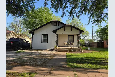 304 W Hamilton Street, Olney, TX 76374 - Photo 1