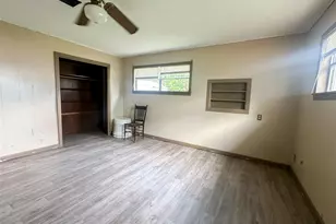 407 Bremond St, Franklin, TX 77856 - Photo 19