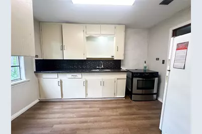 407 Bremond Street, Franklin, TX 77856 - Photo 9