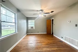 407 Bremond St, Franklin, TX 77856 - Photo 11