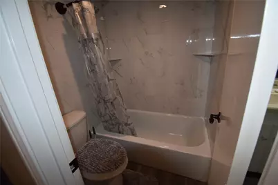 538 E Avenue J #B, Grand Prairie, TX 75050 - Photo 25