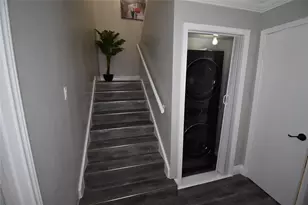 538 E Avenue J, Grand Prairie, TX 75050 - Photo 11