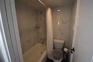 538 E Avenue J, Grand Prairie, TX 75050 - Photo 23