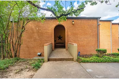 538 E Avenue J #B, Grand Prairie, TX 75050 - Photo 1