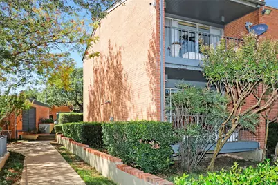 578 E Avenue J #B, Grand Prairie, TX 75050 - Photo 3