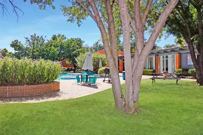 578 E Avenue J #B, Grand Prairie, TX 75050 - Photo 7