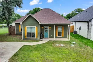 4911 Wichita St, Granbury, TX 76048 - Photo 3