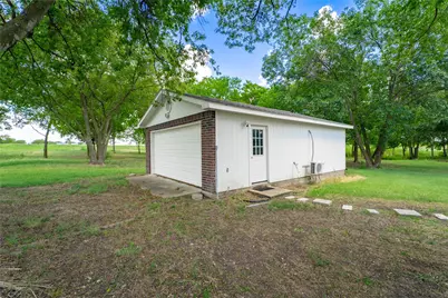 135 Kirkpatrick Road, Ennis, TX 75119 - Photo 37