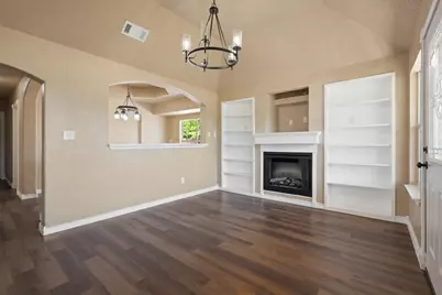 1103 Chase Avenue, Cleburne, TX 76031 - Photo 5